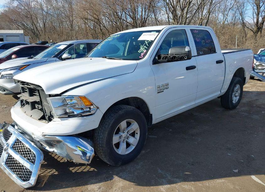 Photo 2 of 2023 Ram 1500 CLASSIC SLT 4X4 5'7 BOX (VIN 1C6RR7LG4PS526796)