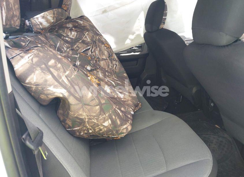 Photo 8 of 2022 Ram 1500 CLASSIC SLT 4X4 5'7 BOX (VIN 1C6RR7LG7NS209575)