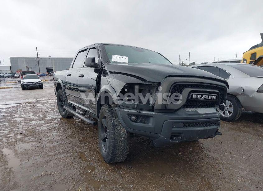 2019 Ram 1500 CLASSIC WARLOCK 4X4 5'7 BOX (VIN 1C6RR7LG8KS717307) main photo
