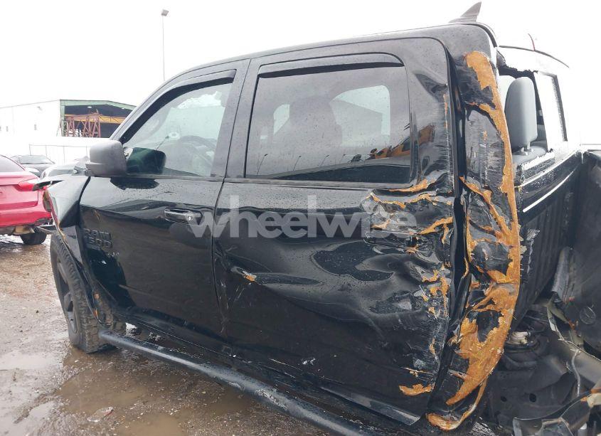 Photo 14 of 2019 Ram 1500 CLASSIC WARLOCK 4X4 5'7 BOX (VIN 1C6RR7LG8KS717307)