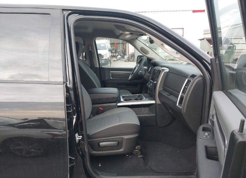 Photo 5 of 2022 Ram 1500 CLASSIC (VIN 1C6RR7LG8NS209276)