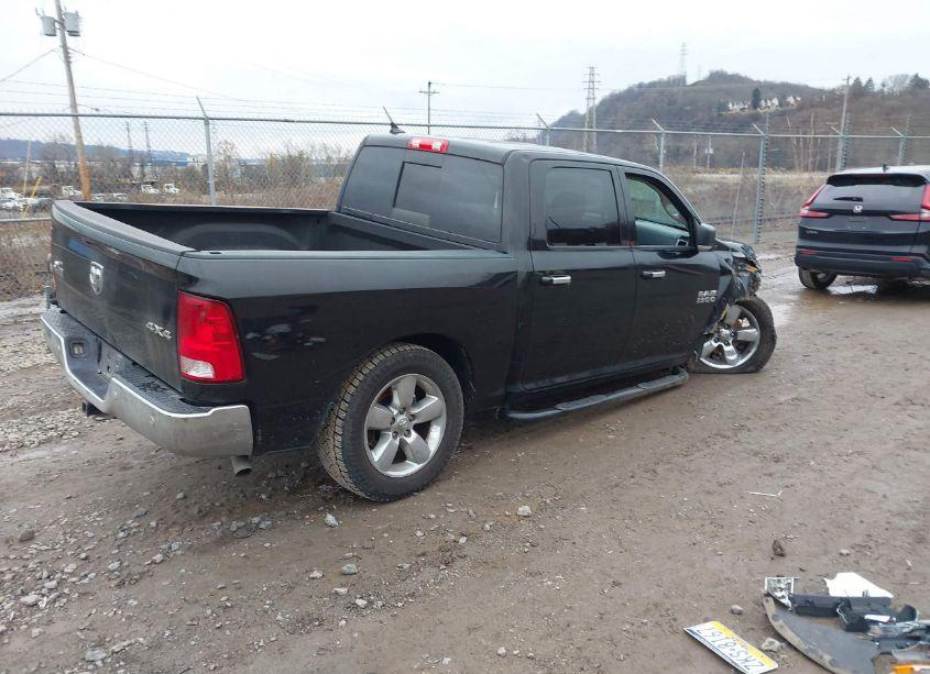 Photo 4 of 2018 Ram 1500 BIG HORN 4X4 5'7 BOX (VIN 1C6RR7LGXJS220838)