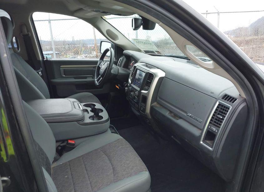 Photo 5 of 2018 Ram 1500 BIG HORN 4X4 5'7 BOX (VIN 1C6RR7LGXJS220838)