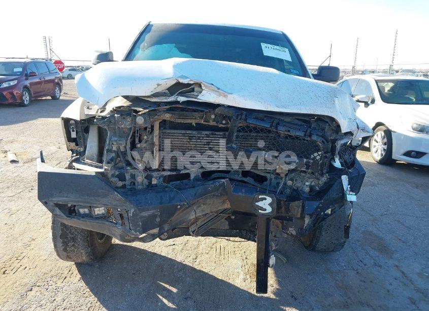 Photo 6 of 2018 Ram 1500 (VIN 1C6RR7LM1JS264944)