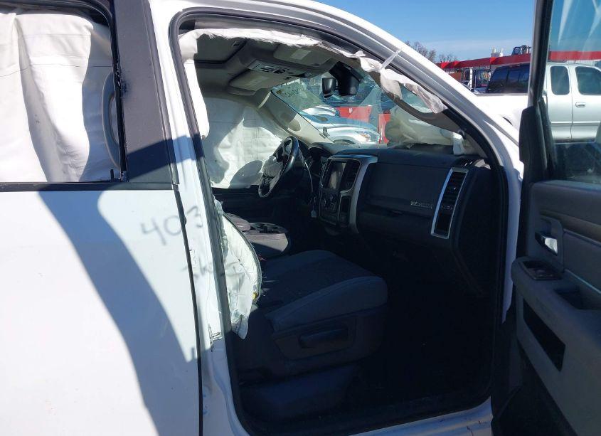 Photo 5 of 2019 Ram 1500 CLASSIC BIG HORN 4X4 5'7 BOX (VIN 1C6RR7LT0KS527112)