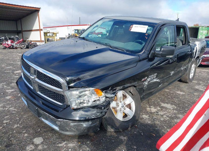 Photo 2 of 2019 Ram 1500 CLASSIC SLT 4X4 5'7 BOX (VIN 1C6RR7LT0KS644799)