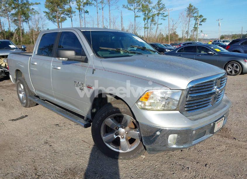 2019 Ram 1500 CLASSIC BIG HORN 4X4 5'7 BOX (VIN 1C6RR7LT1KS559924) main photo