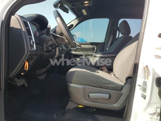 Photo 10 of 2021 RAM 1500 CLASSIC SLT (VIN 1C6RR7LT1MS518504)