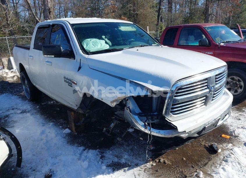 2019 Ram 1500 CLASSIC BIG HORN 4X4 5'7 BOX (VIN 1C6RR7LT2KS549869) main photo