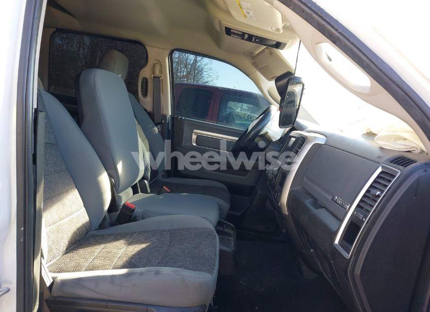 Photo 5 of 2019 Ram 1500 CLASSIC BIG HORN 4X4 5'7 BOX (VIN 1C6RR7LT2KS549869)