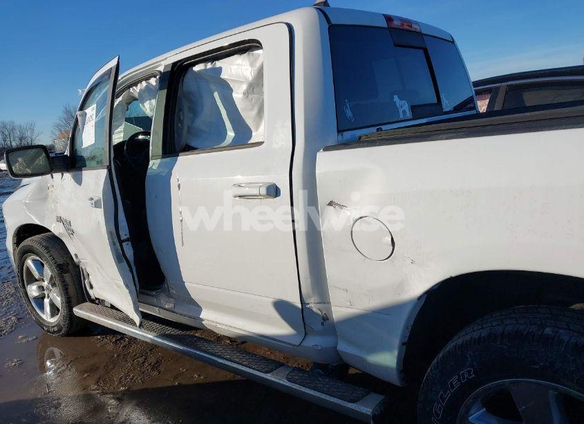 Photo 14 of 2019 Ram 1500 CLASSIC BIG HORN 4X4 5'7 BOX (VIN 1C6RR7LT3KS570147)