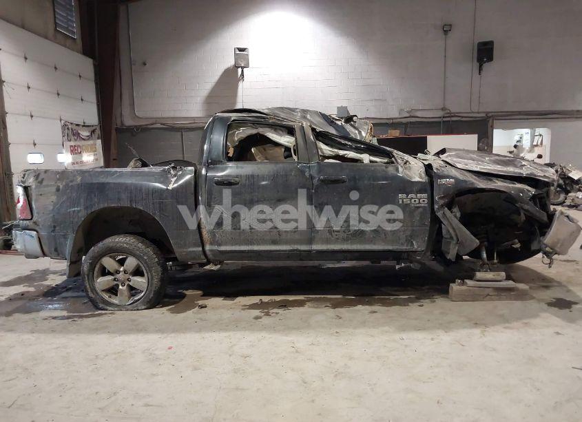 Photo 14 of 2019 Ram 1500 CLASSIC (VIN 1C6RR7LT4KS557911)