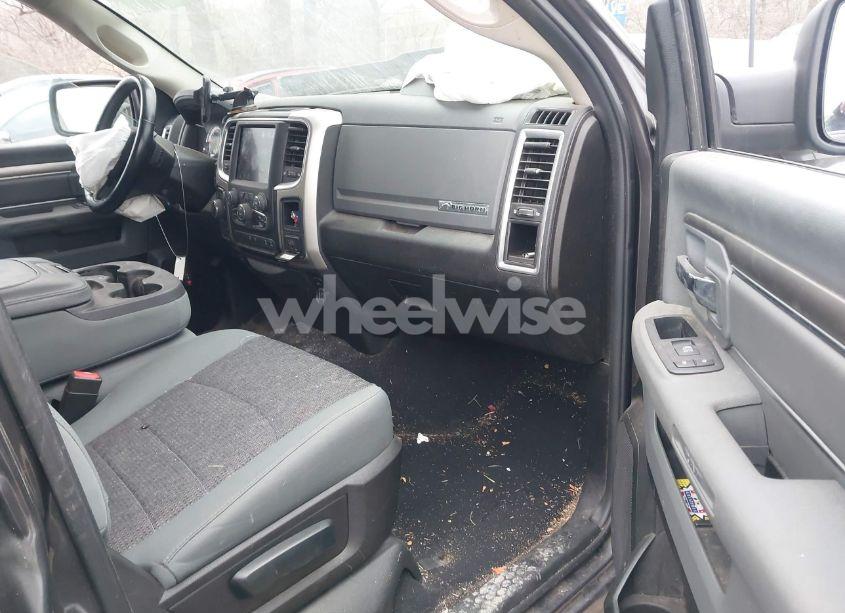 Photo 5 of 2019 Ram 1500 CLASSIC BIG HORN 4X4 5'7 BOX (VIN 1C6RR7LT4KS708231)