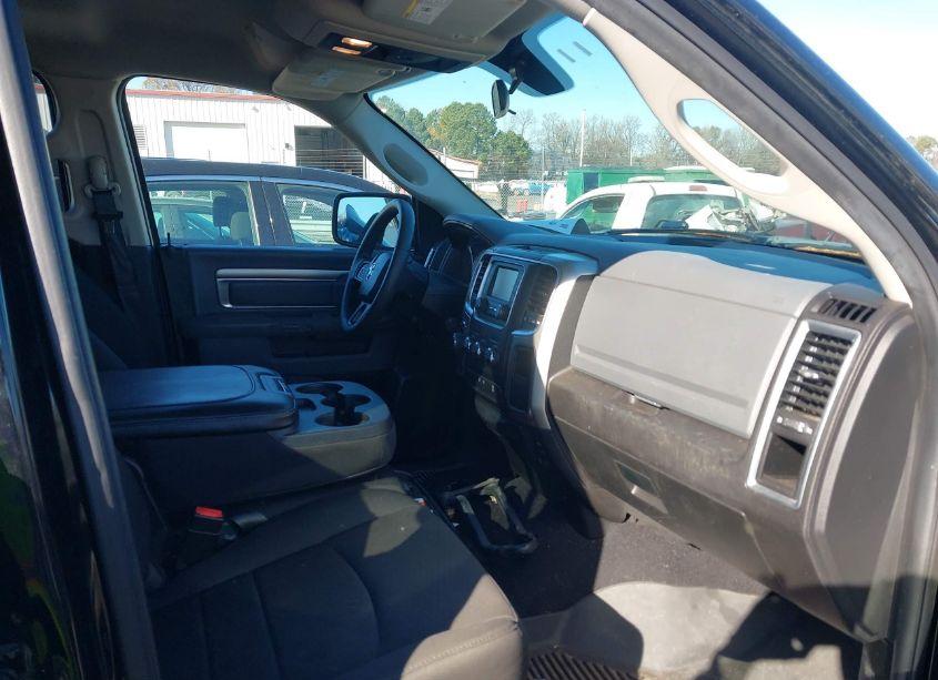 Photo 5 of 2019 Ram 1500 CLASSIC WARLOCK 4X4 5'7 BOX (VIN 1C6RR7LT4KS709900)