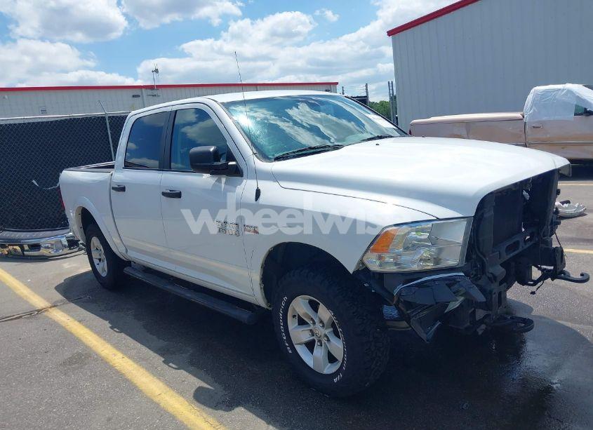 2016 Ram 1500 SLT (VIN 1C6RR7LT5GS325972) main photo