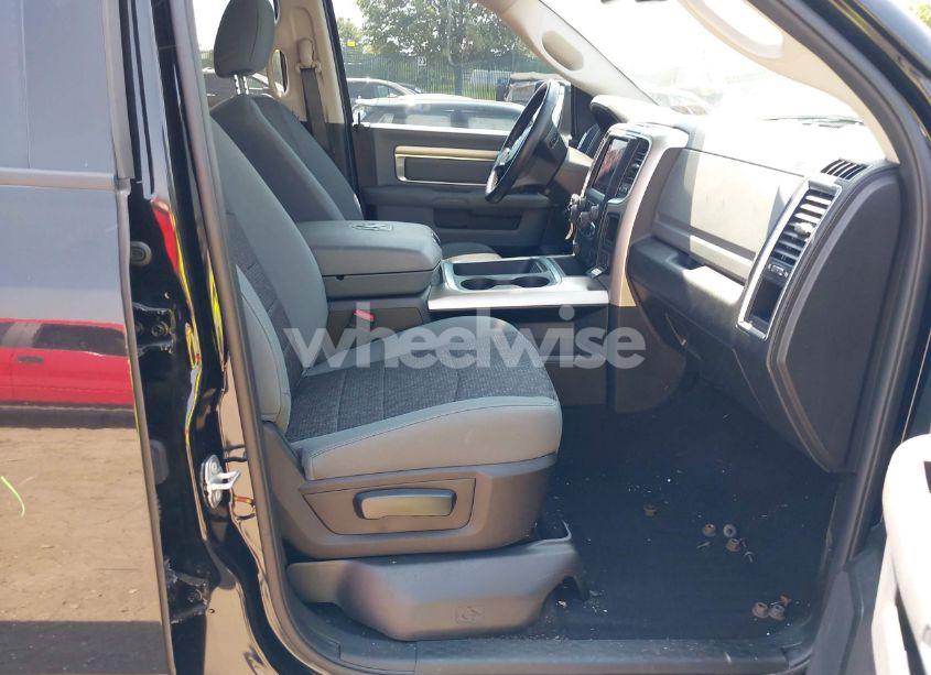 Photo 5 of 2019 Ram 1500 CLASSIC SLT (VIN 1C6RR7LT6KS747290)