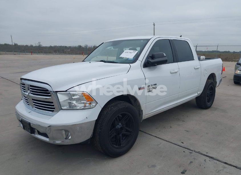 Photo 2 of 2019 Ram 1500 CLASSIC LONE STAR 4X4 5'7 BOX (VIN 1C6RR7LT7KS588991)