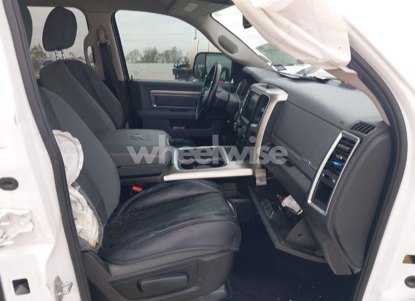 Photo 5 of 2019 Ram 1500 CLASSIC LONE STAR 4X4 5'7 BOX (VIN 1C6RR7LT7KS588991)