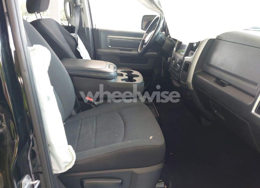 Photo 5 of 2019 Ram 1500 CLASSIC WARLOCK 4X4 5'7 BOX (VIN 1C6RR7LT7KS665780)