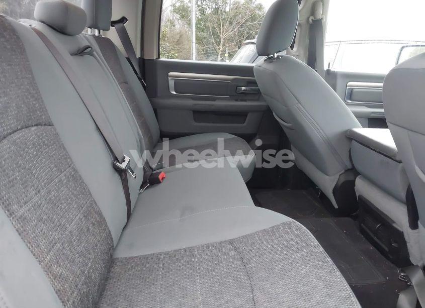 Photo 8 of 2019 Ram 1500 CLASSIC SLT 4X4 5'7 BOX (VIN 1C6RR7LT8KS654366)