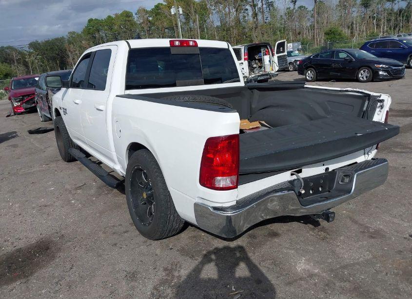 Photo 3 of 2019 Ram 1500 CLASSIC SLT 4X4 5'7 BOX (VIN 1C6RR7LTXKS644874)