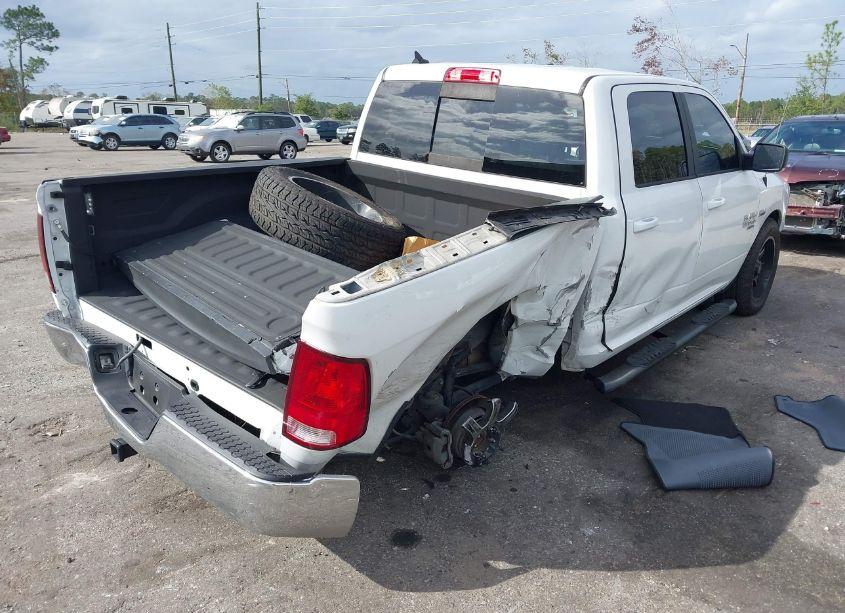 Photo 4 of 2019 Ram 1500 CLASSIC SLT 4X4 5'7 BOX (VIN 1C6RR7LTXKS644874)