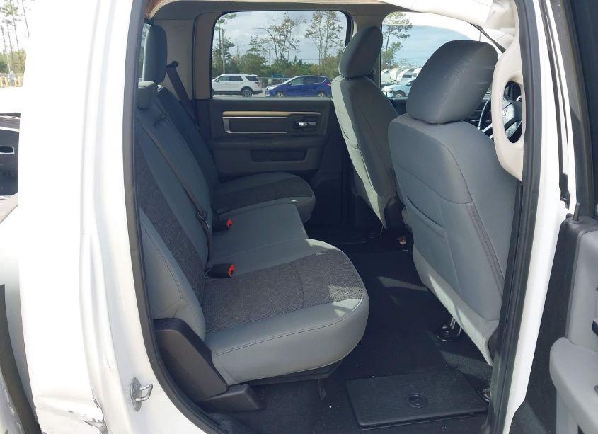 Photo 8 of 2019 Ram 1500 CLASSIC SLT 4X4 5'7 BOX (VIN 1C6RR7LTXKS644874)