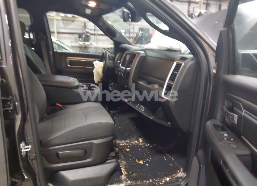 Photo 5 of 2022 Ram 1500 CLASSIC SLT (VIN 1C6RR7LTXNS131077)