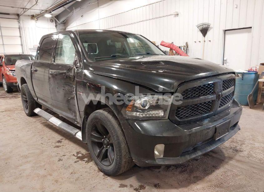 2017 Ram 1500 NIGHT 4X4 5'7 BOX (VIN 1C6RR7MT1HS619935) main photo