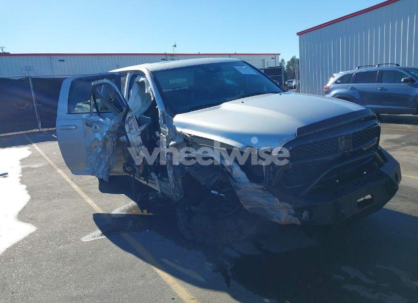 2018 Ram 1500 NIGHT 4X4 5'7 BOX (VIN 1C6RR7MT1JS262536) main photo