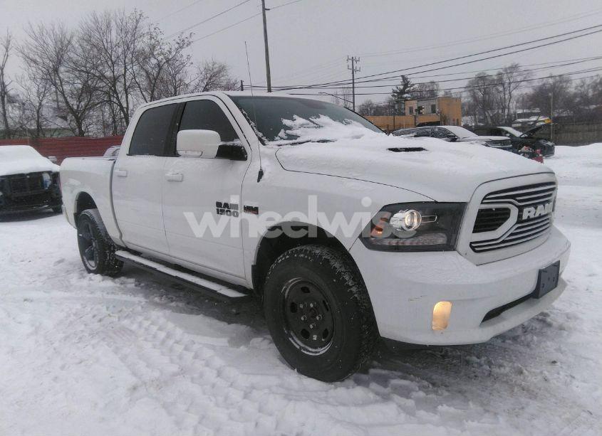2018 Ram 1500 SPORT (VIN 1C6RR7MT4JS335673) main photo