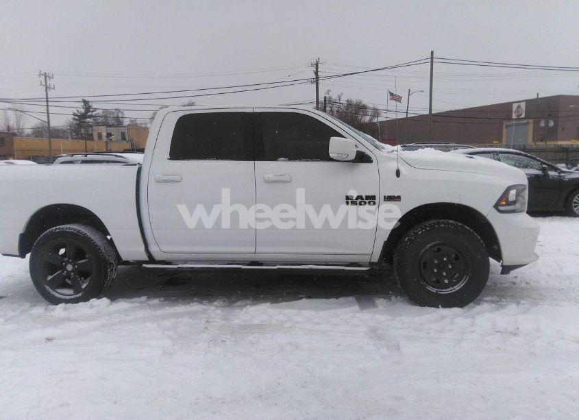 Photo 13 of 2018 Ram 1500 SPORT (VIN 1C6RR7MT4JS335673)