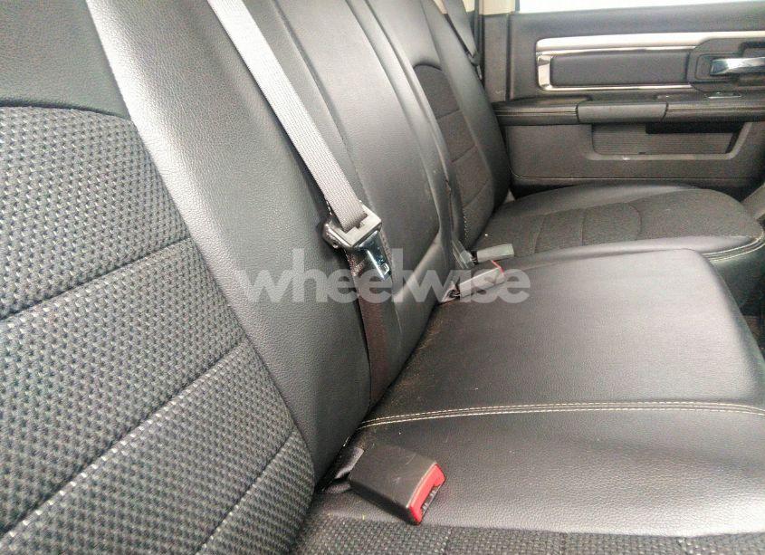 Photo 8 of 2018 Ram 1500 SPORT (VIN 1C6RR7MT4JS335673)