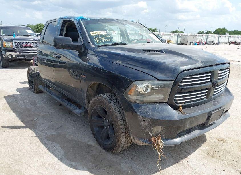 2017 Ram 1500 SPORT 4X4 5'7 BOX (VIN 1C6RR7MT6HS523685) main photo