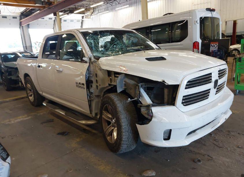 2015 Ram 1500 SPORT (VIN 1C6RR7MT8FS598983) main photo