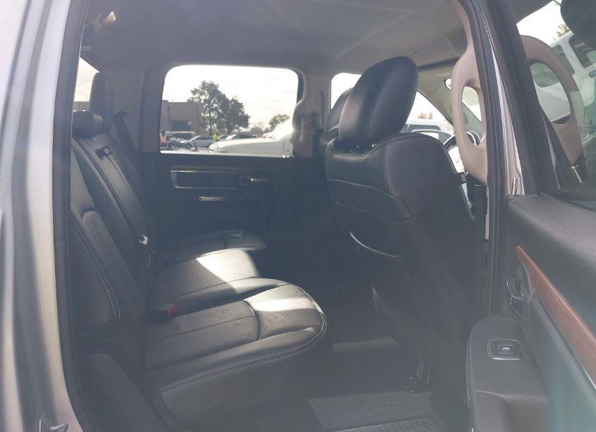 Photo 8 of 2018 Ram 1500 LARAMIE 4X4 5'7 BOX (VIN 1C6RR7NM0JS254404)