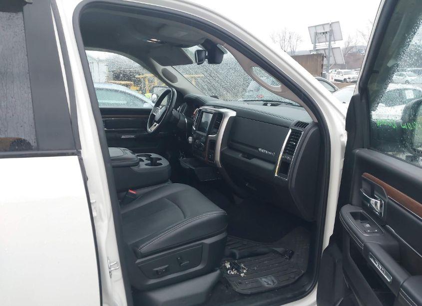 Photo 5 of 2018 Ram 1500 LARAMIE 4X4 5'7 BOX (VIN 1C6RR7NM1JS237059)