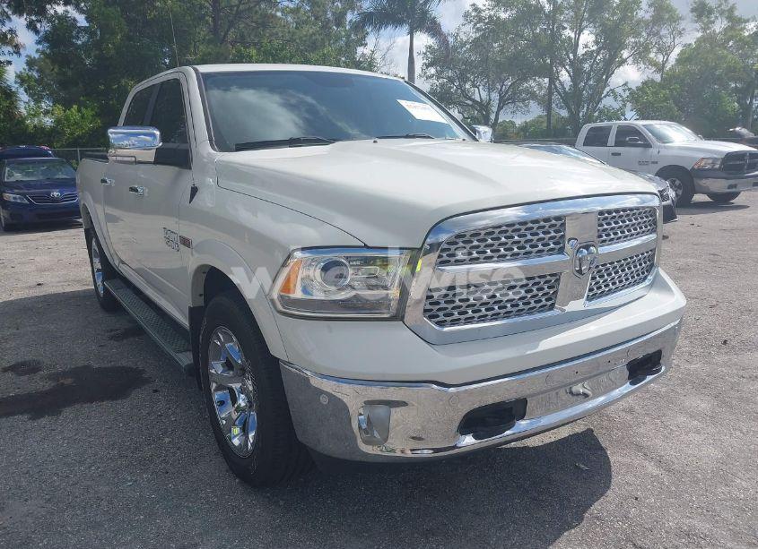 2018 Ram 1500 LARAMIE 4X4 5'7 BOX (VIN 1C6RR7NM3JS252825) main photo
