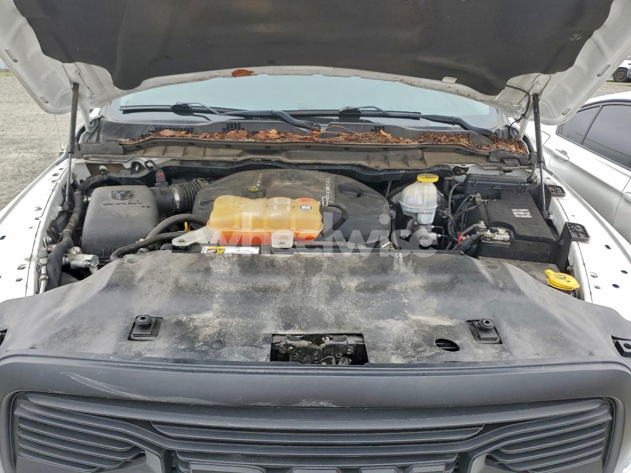 Photo 11 of 2018 RAM 1500 LARAMIE (VIN 1C6RR7NM8JS355061)