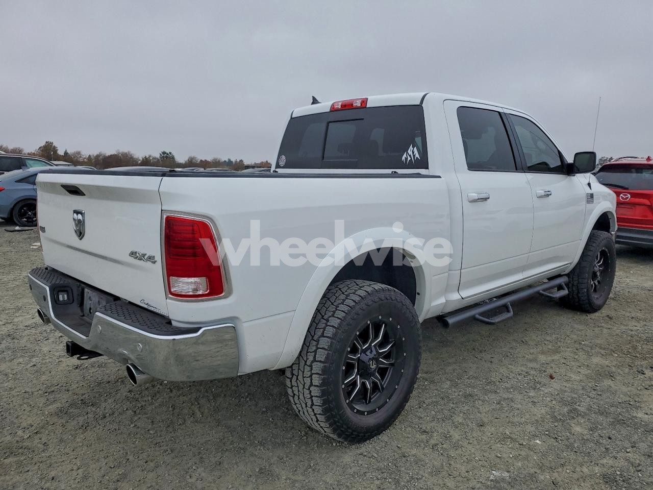 Photo 3 of 2018 RAM 1500 LARAMIE (VIN 1C6RR7NM8JS355061)