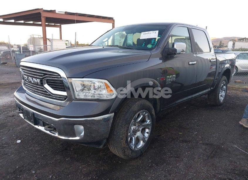 Photo 2 of 2019 Ram 1500 CLASSIC LARAMIE 4X4 5'7 BOX (VIN 1C6RR7NM8KS749256)