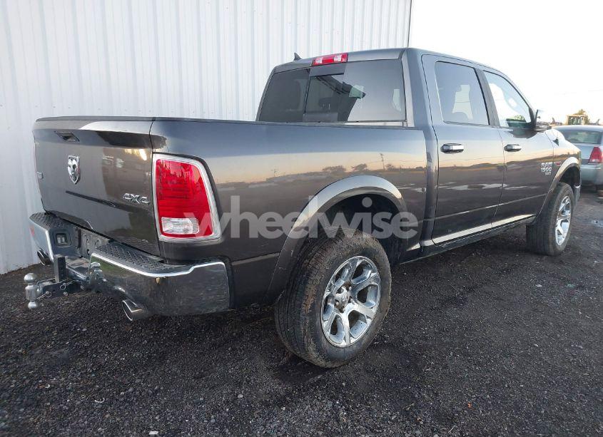Photo 4 of 2019 Ram 1500 CLASSIC LARAMIE 4X4 5'7 BOX (VIN 1C6RR7NM8KS749256)