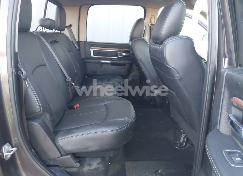 Photo 8 of 2019 Ram 1500 CLASSIC LARAMIE 4X4 5'7 BOX (VIN 1C6RR7NM8KS749256)