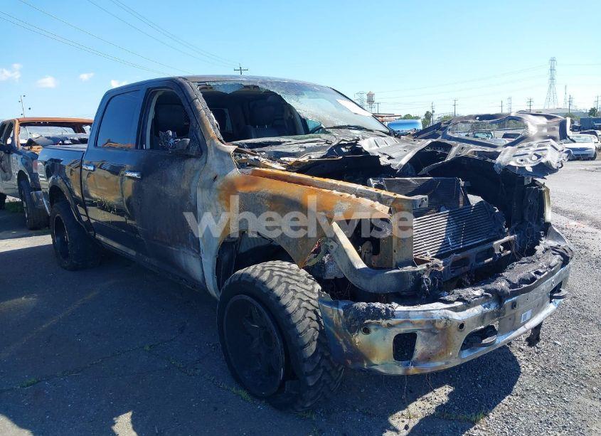 2018 Ram 1500 LARAMIE 4X4 5'7 BOX (VIN 1C6RR7NM9JS354632) main photo