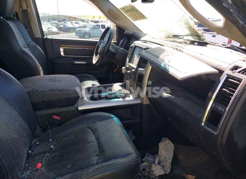 Photo 5 of 2018 Ram 1500 LARAMIE 4X4 5'7 BOX (VIN 1C6RR7NM9JS354632)