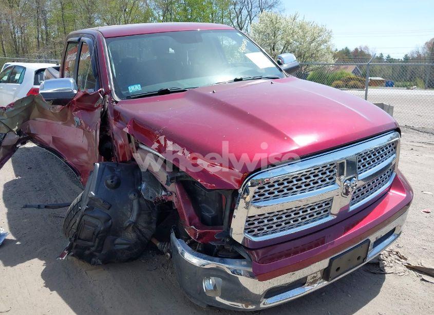 2018 Ram 1500 LARAMIE 4X4 5'7 BOX (VIN 1C6RR7NMXJS250991) main photo