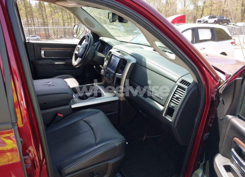 Photo 5 of 2018 Ram 1500 LARAMIE 4X4 5'7 BOX (VIN 1C6RR7NMXJS250991)