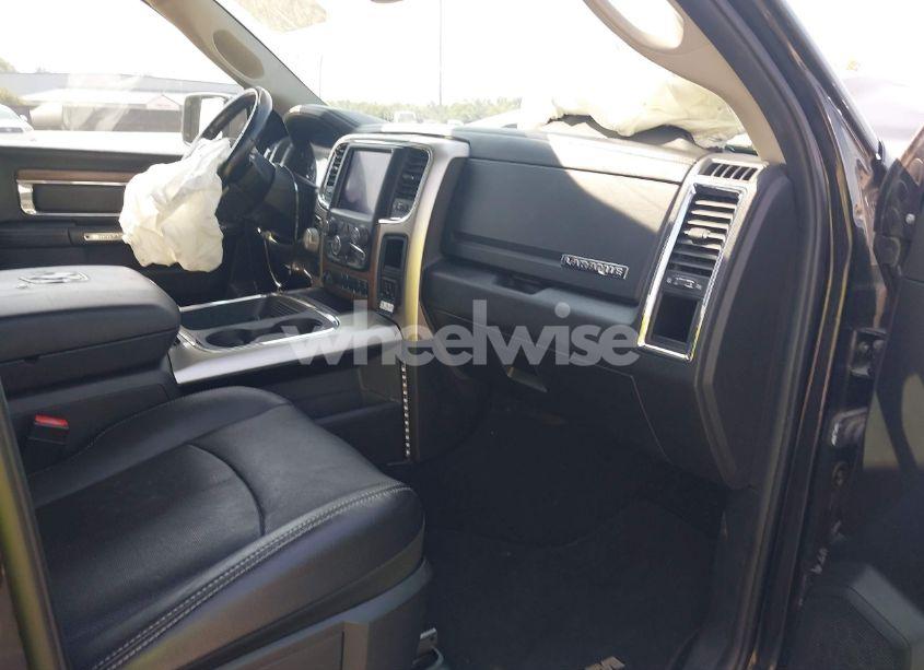 Photo 5 of 2018 Ram 1500 LARAMIE 4X4 5'7 BOX (VIN 1C6RR7NT0JS233169)