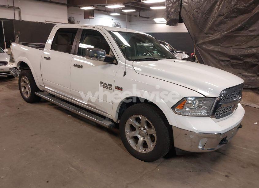 2015 Ram 1500 LARAMIE (VIN 1C6RR7NT1FS777459) main photo