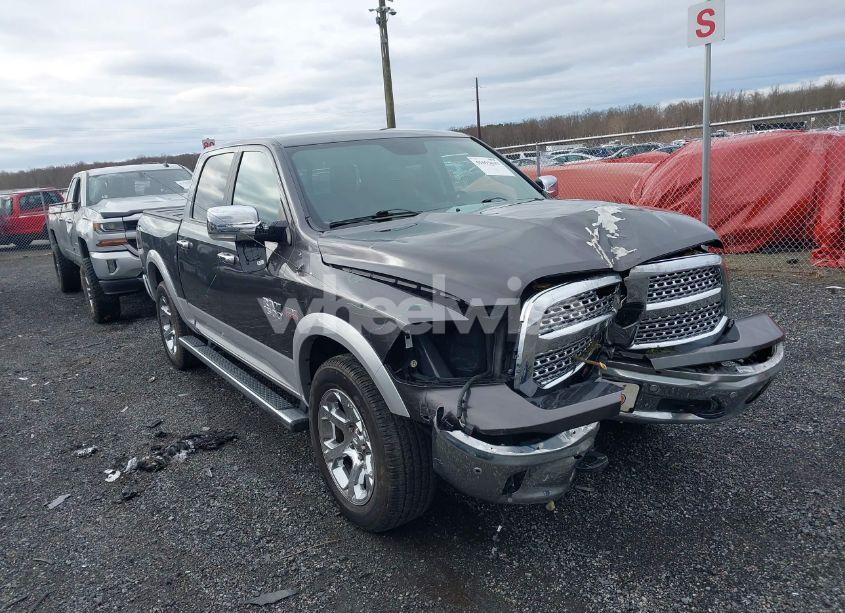 2016 Ram 1500 LARAMIE (VIN 1C6RR7NT1GS197534) main photo